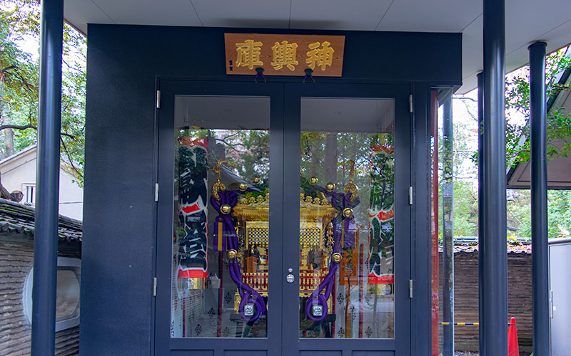 赤坂氷川神社の神輿庫