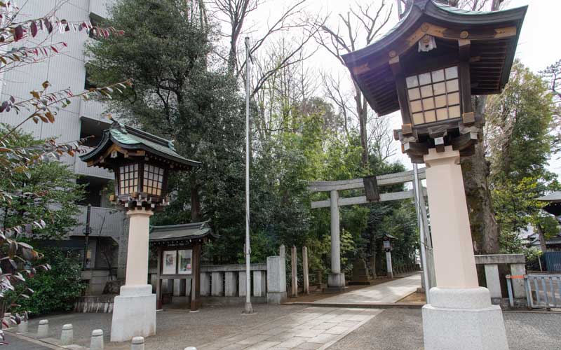 荻窪八幡神社　灯籠